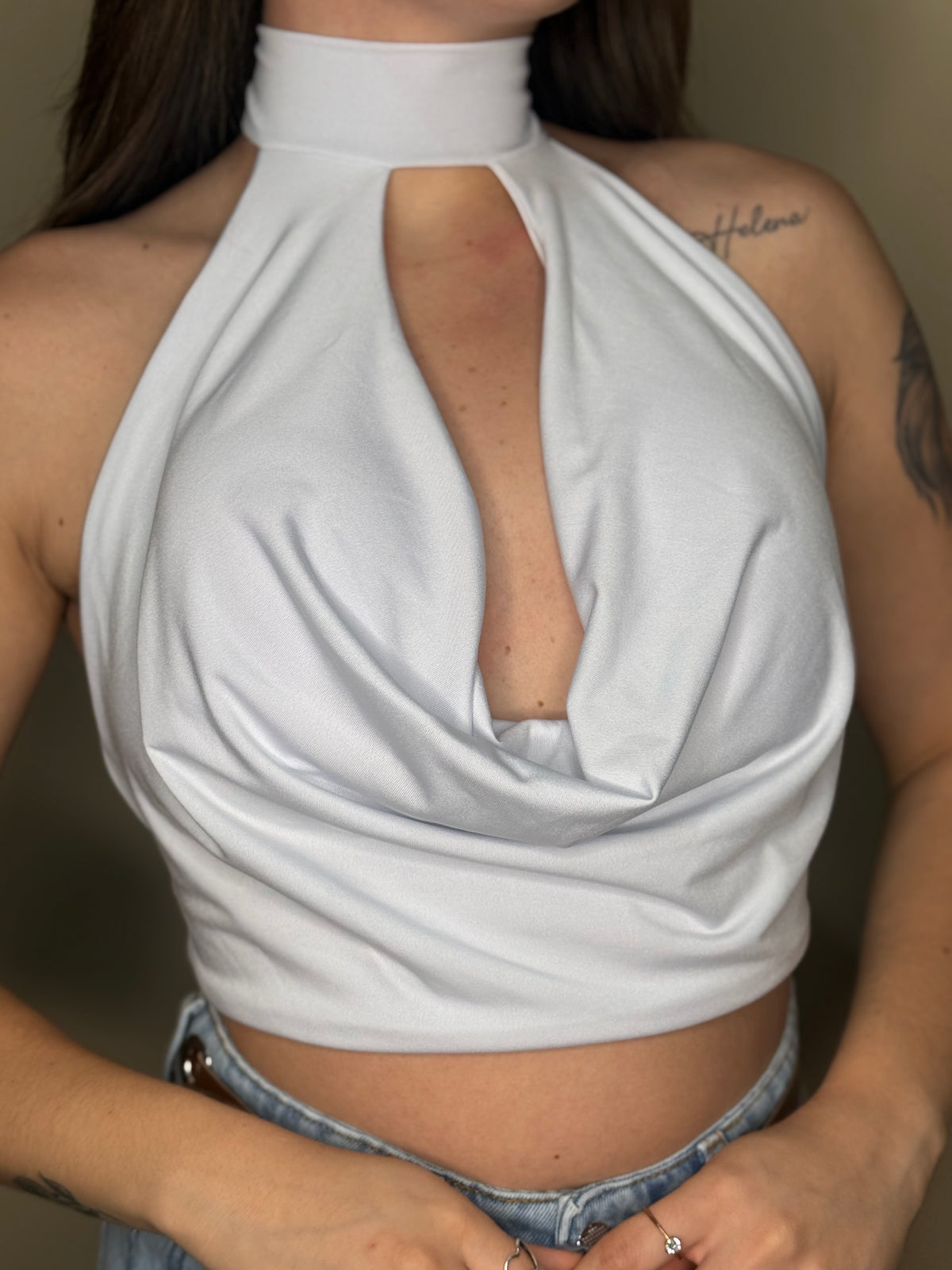 Cropped Gola Alta Decote Caído